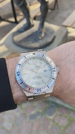 Cargar y reproducir el video en el visor de la galería, The Royal Sea Tank MKIII - 21 Jewels Automatic Watch, 20ATM, Sapphire crystal
